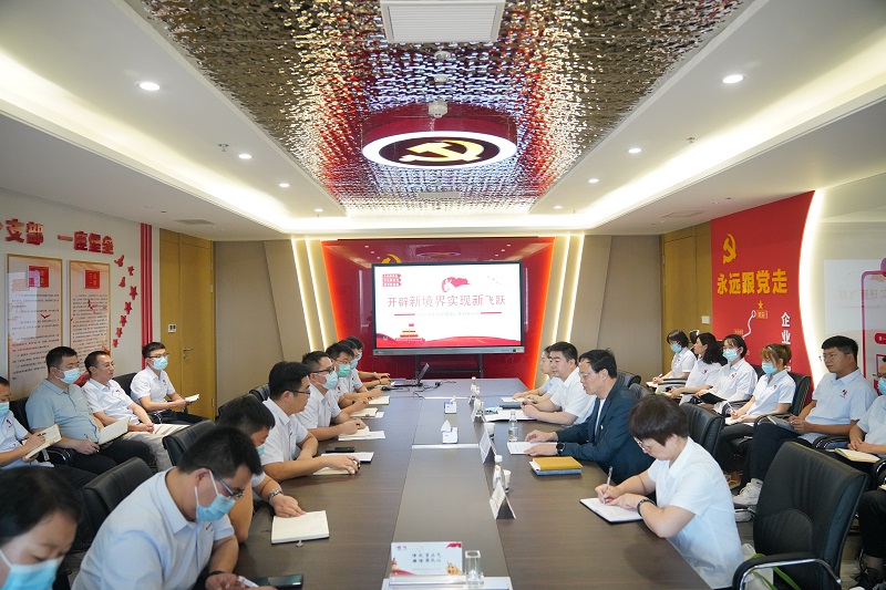 生態(tài)水泥公司黨委書記、董事長張超暉赴黨建聯(lián)系點(diǎn)宣講《習(xí)近平談治國理政》第四卷