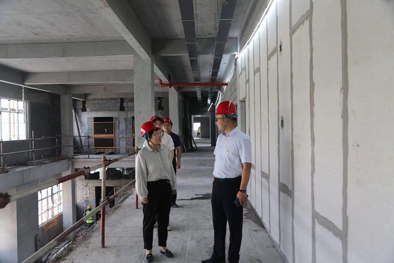 陜西建材科技公司黨委副書記、工會主席姜曉芹深入龍門綠碳公司調(diào)研指導工作
