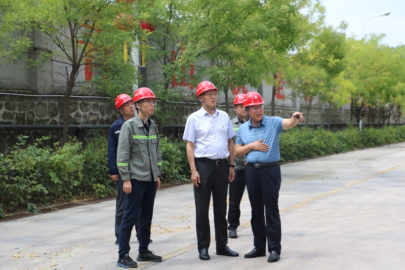 強(qiáng)管理 激活力 提質(zhì)效 拓市場(chǎng)——陜西建材科技公司黨委書(shū)記、董事長(zhǎng)張超暉深入黃陵公司檢查指導(dǎo)工作