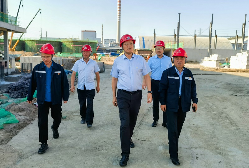 抓工期 控成本 保安全 聚合力——陜西建材科技公司黨委書(shū)記、董事長(zhǎng)張超暉到神木恒穩(wěn)公司調(diào)研指導(dǎo)工作