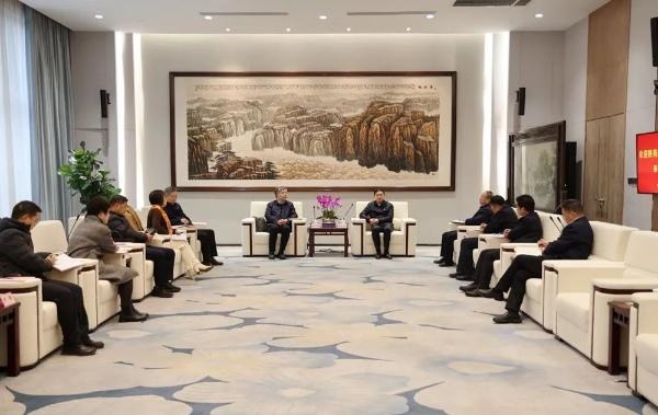 張文琪會(huì)見陜藥集團(tuán)黨委書記、董事長鄒滿緒一行