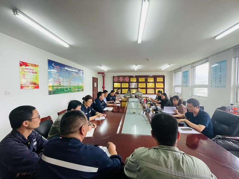 黃陵公司順利通過質(zhì)量、環(huán)境、職業(yè)健康安全“三體系”現(xiàn)場審核
