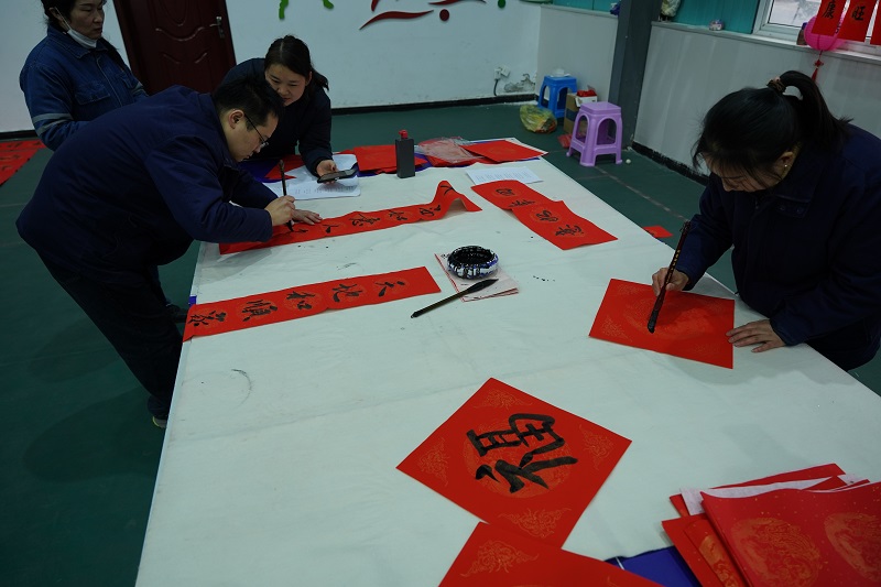福利滿滿迎新春 工會(huì)關(guān)懷暖人心 ——賽柯瑞思公司工會(huì)開展“墨香迎蛇年，春聯(lián)送福來”活動(dòng)