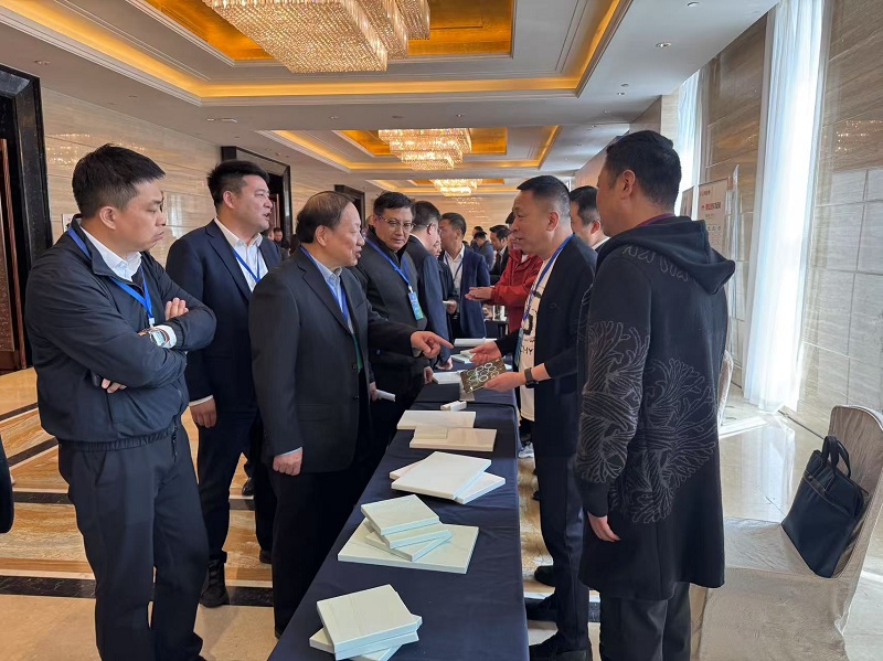 華山營(yíng)銷(xiāo)公司參加陜西省建筑裝飾協(xié)會(huì)四屆四次理事會(huì)、常務(wù)理事會(huì)暨行業(yè)高質(zhì)量發(fā)展大會(huì)